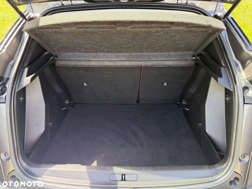 Peugeot 2008 1.2 PureTech Active S&S EAT8 - 12