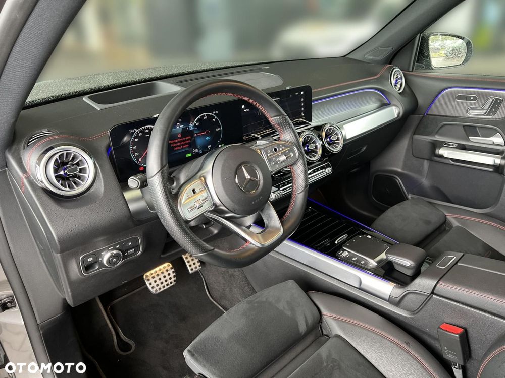 Mercedes-Benz EQB - 11