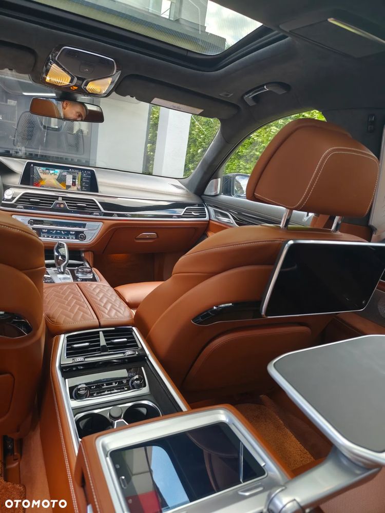 BMW Seria 7 750Li xDrive - 18