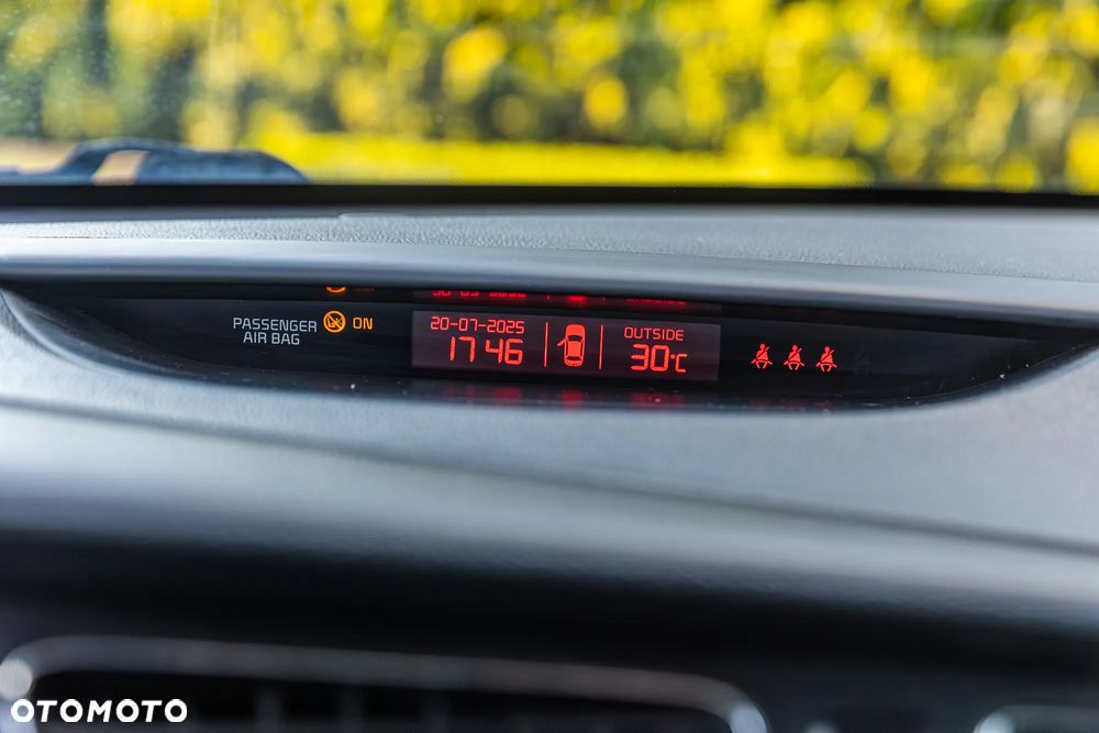 Kia Ceed 1.6 GDI Dream Team Edition - 23