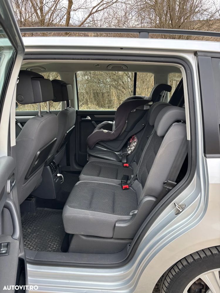 Volkswagen Touran 2.0 TDI DSG Comfortline - 9