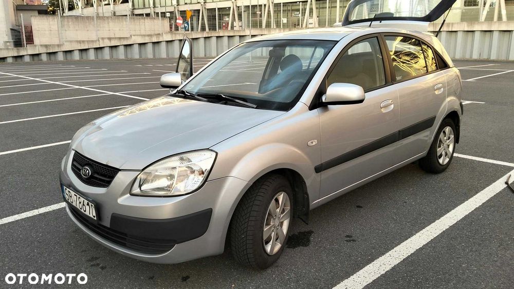 Kia Rio - 4