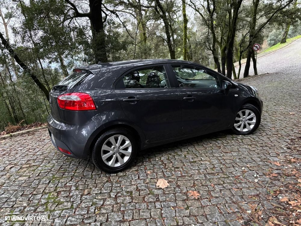 Kia Rio 1.1 CRDi LX ISG - 6