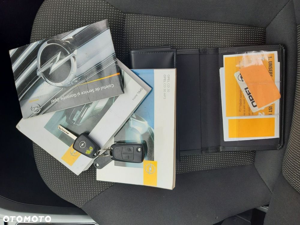 Opel Astra 1.6 Innovation - 25