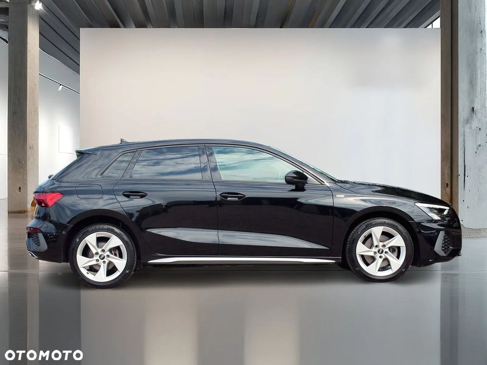 Audi A3 Sportback - 4