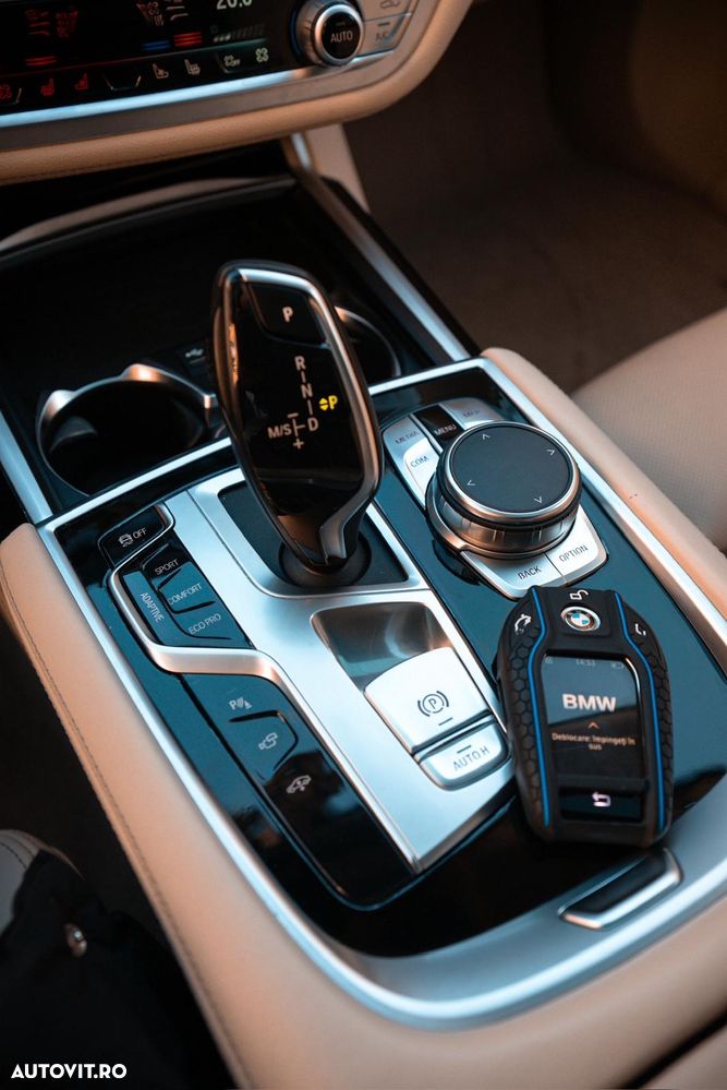 BMW Seria 7 750i xDrive - 14