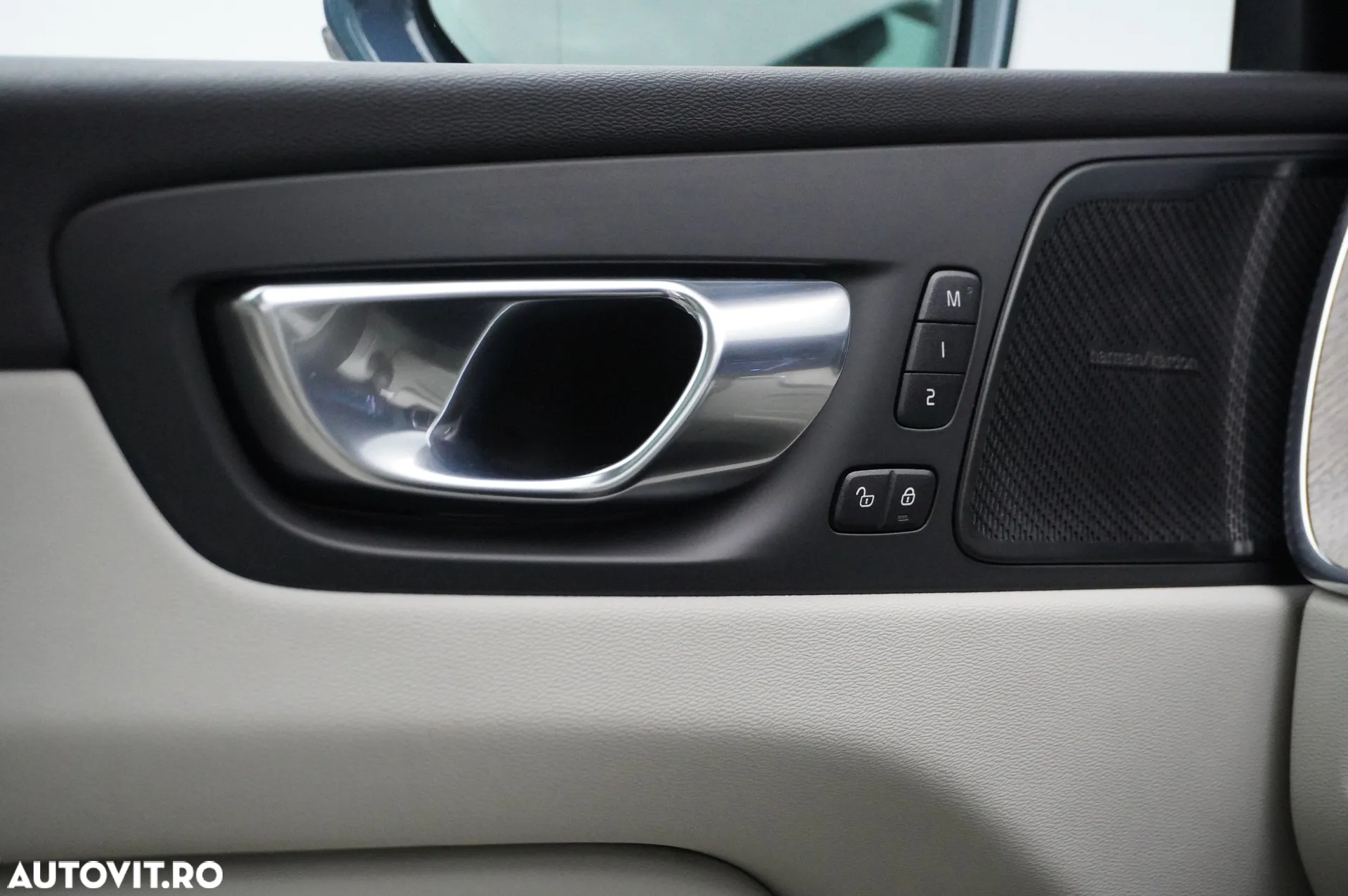 Volvo XC 60 Recharge T8 Twin Engine eAWD Inscription - 19