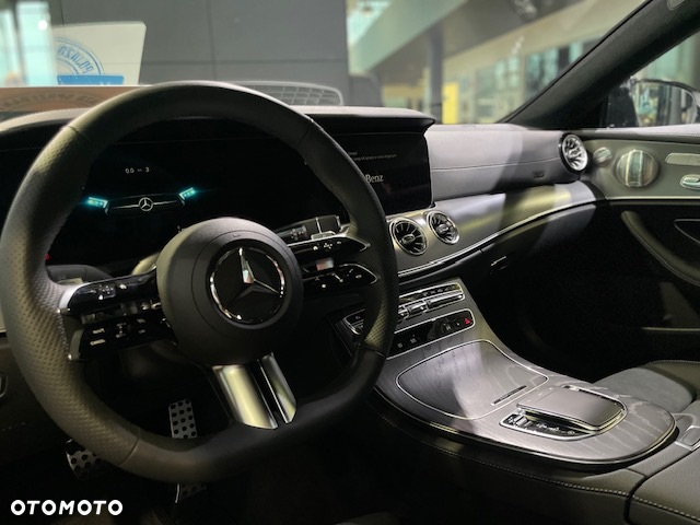 Mercedes-Benz Klasa E 200 Coupe 4-Matic 9G-TRONIC - 18