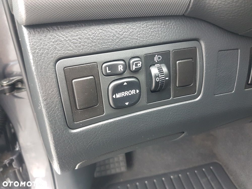 Toyota Avensis 2.0 VVT-i Executive - 15