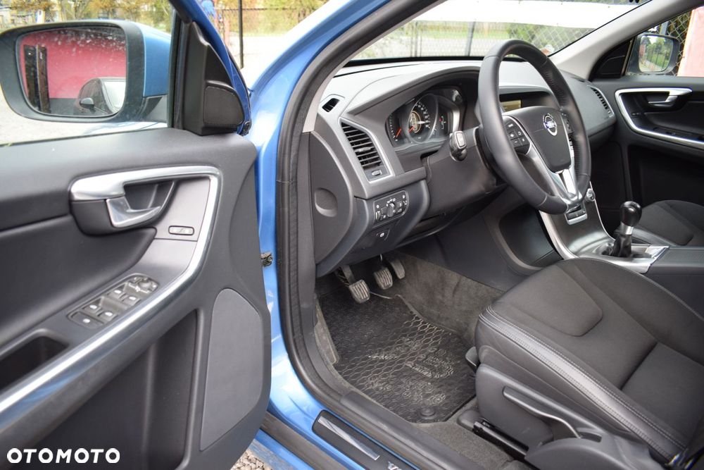 Volvo XC 60 D3 Momentum - 7