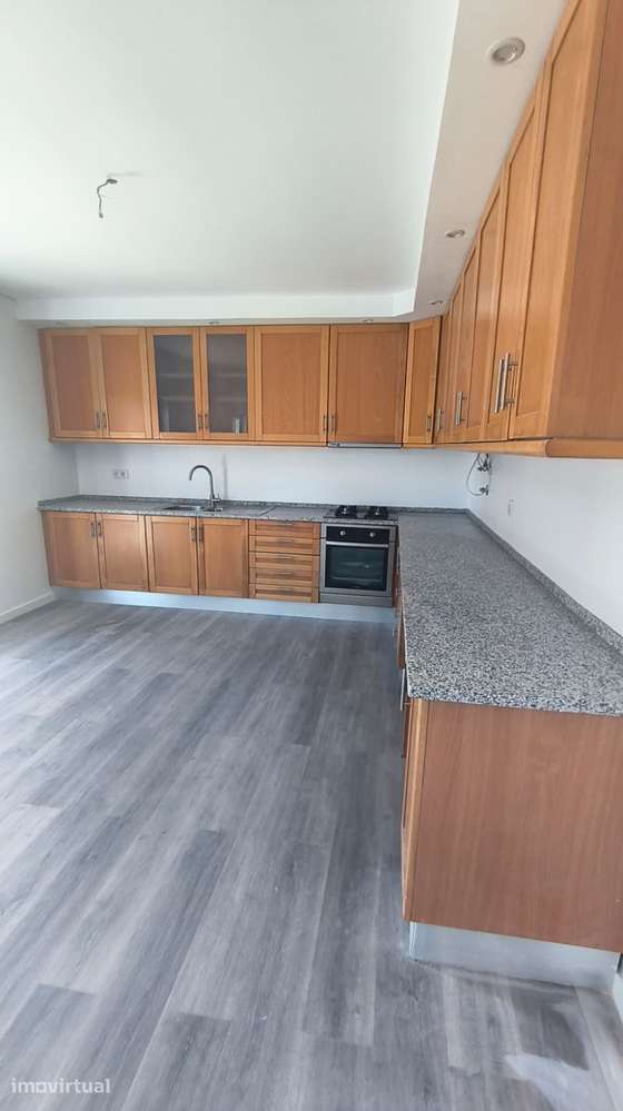 Andar de Moradia T2  Cave com 93m2 - Grande imagem: 5/18