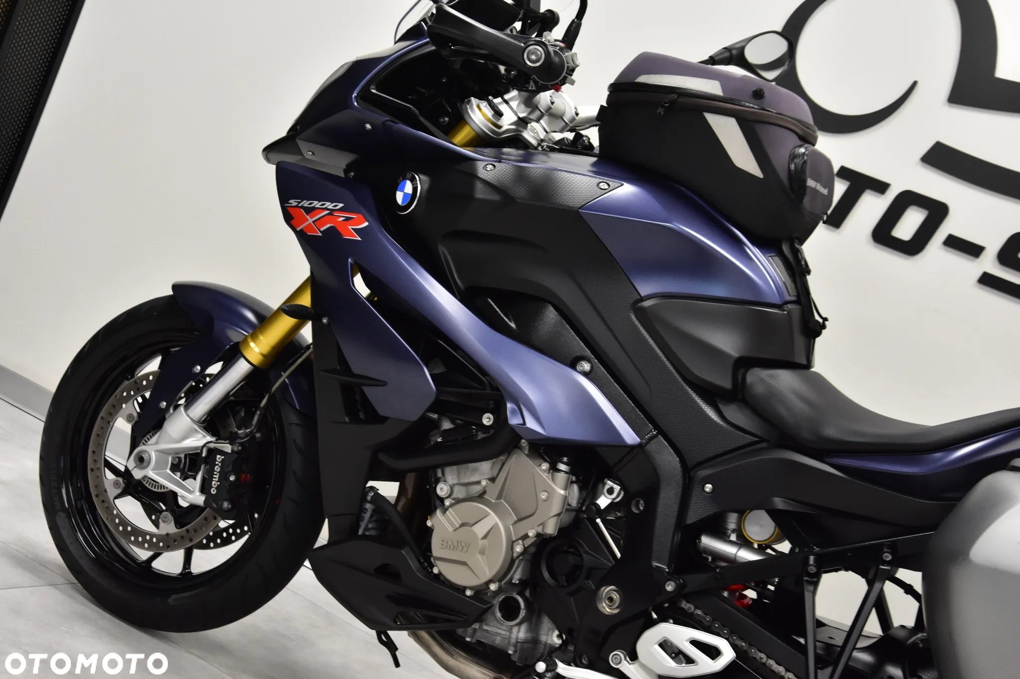 BMW XR - 16