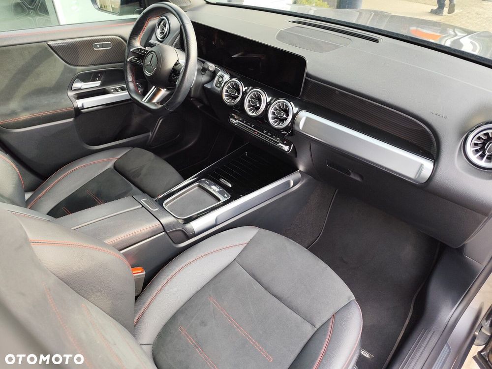 Mercedes-Benz GLB 220 mHEV 4-Matic AMG Line 8G-DCT - 10