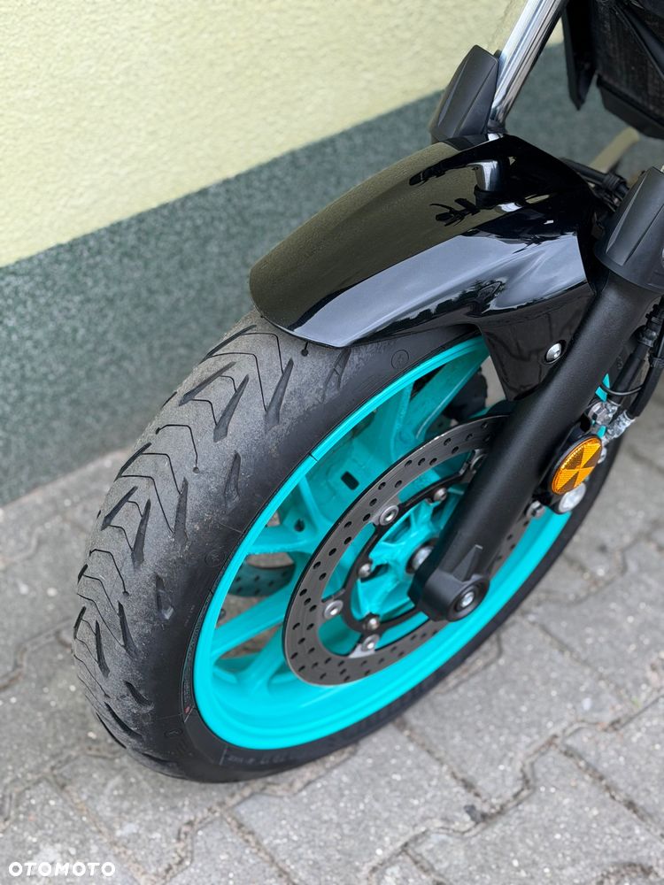 Yamaha MT - 28