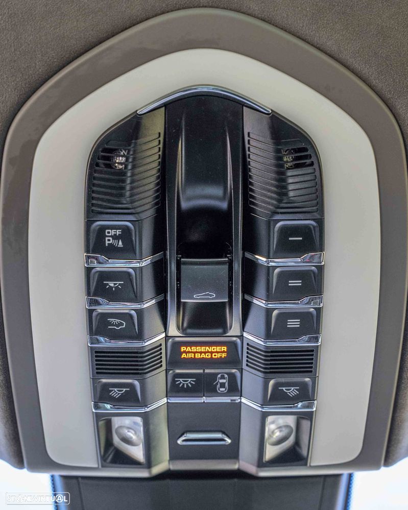 Porsche Panamera 4S PDK - 26
