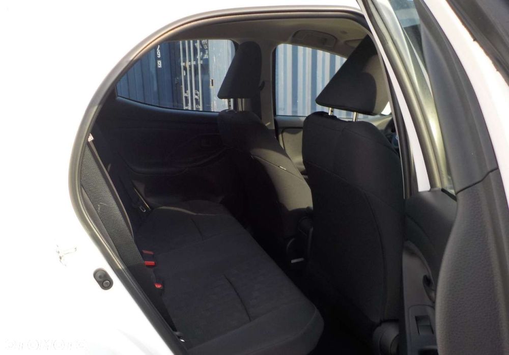 Toyota Yaris - 18