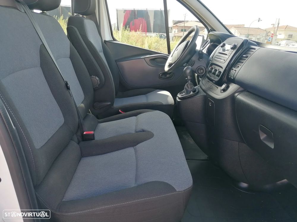 Opel Vivaro Biturbo - 9