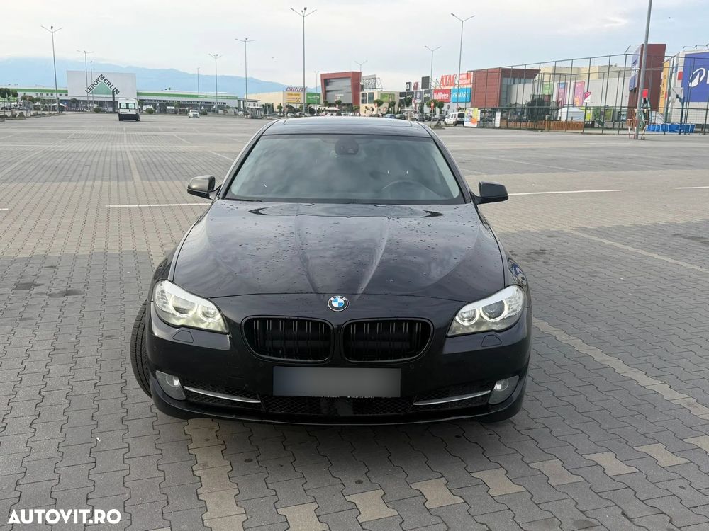 BMW Seria 5 530d xDrive - 14