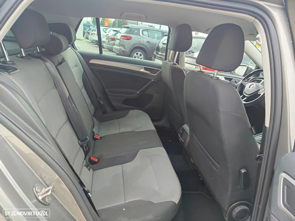 VW e-Golf AC/DC - 13