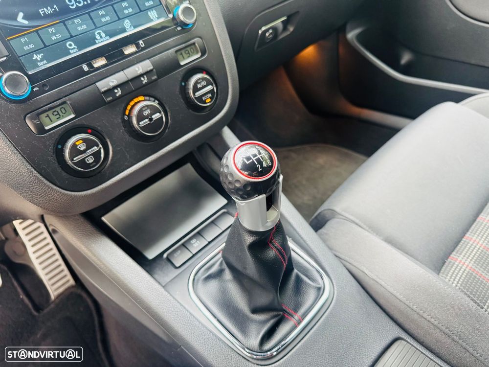 VW Golf 2.0 GTi - 23