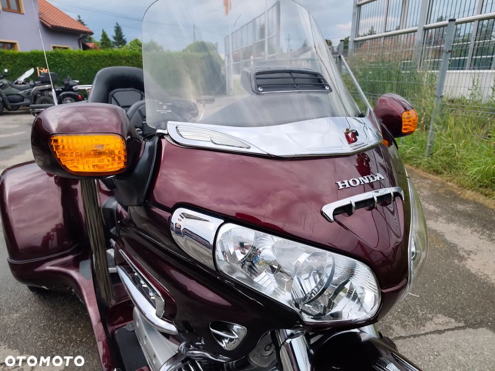 Honda GL - 40
