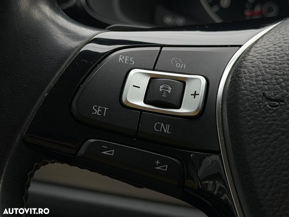 Volkswagen Multivan - 25