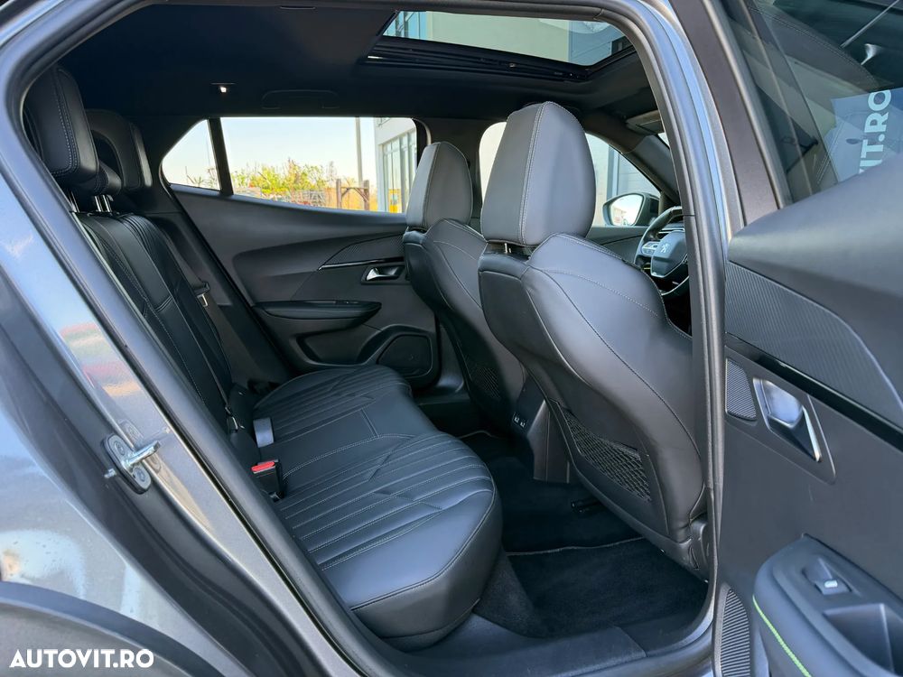 Peugeot 2008 PureTech 130 EAT8 GT Pack - 17