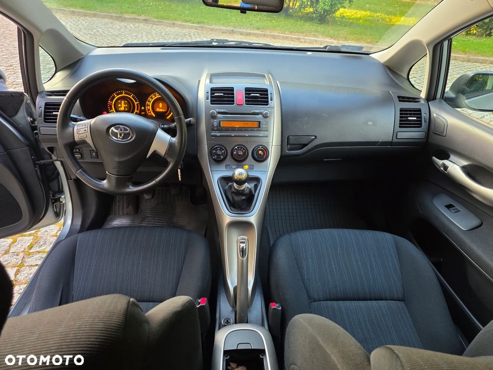 Toyota Auris 2.0 D-4D - 14