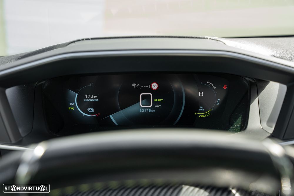 Peugeot e-208 GT - 16