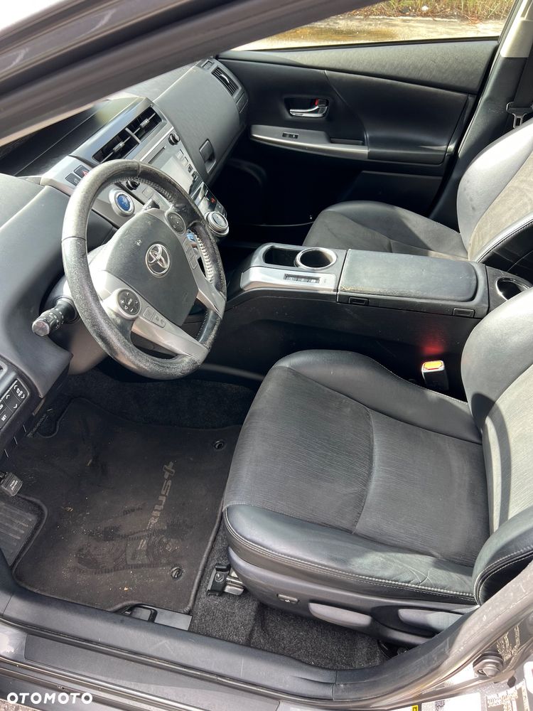 Toyota Prius+ (Hybrid) Executive - 9