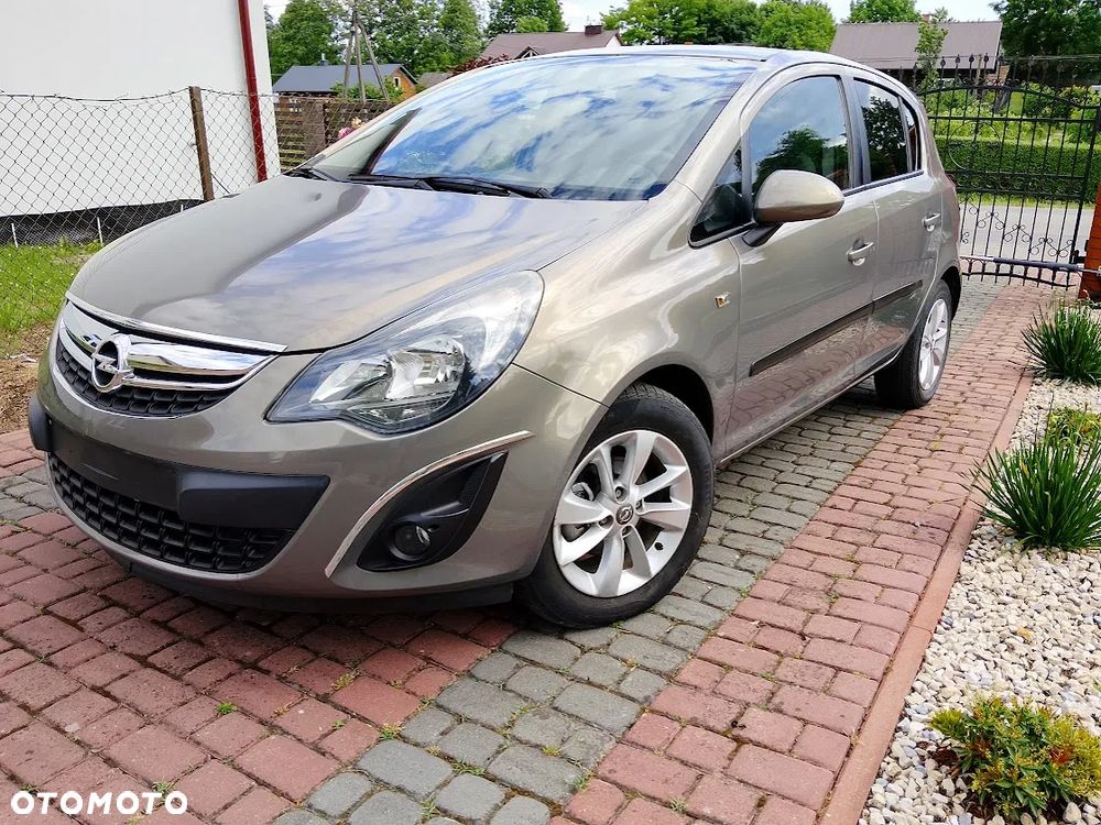 Opel Corsa 1.2 16V Cosmo - 2