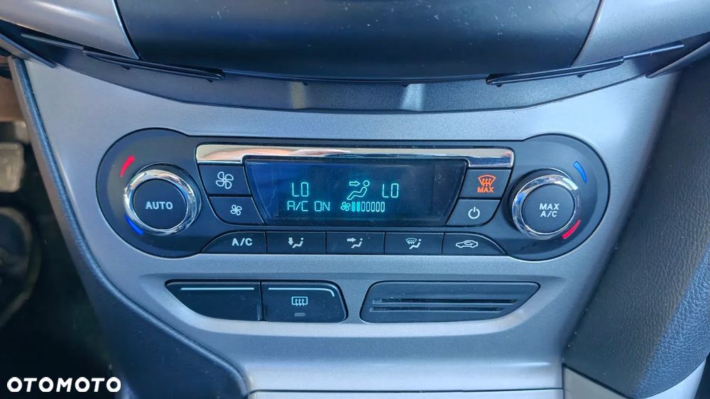 Ford Focus 1.6 Ambiente - 16