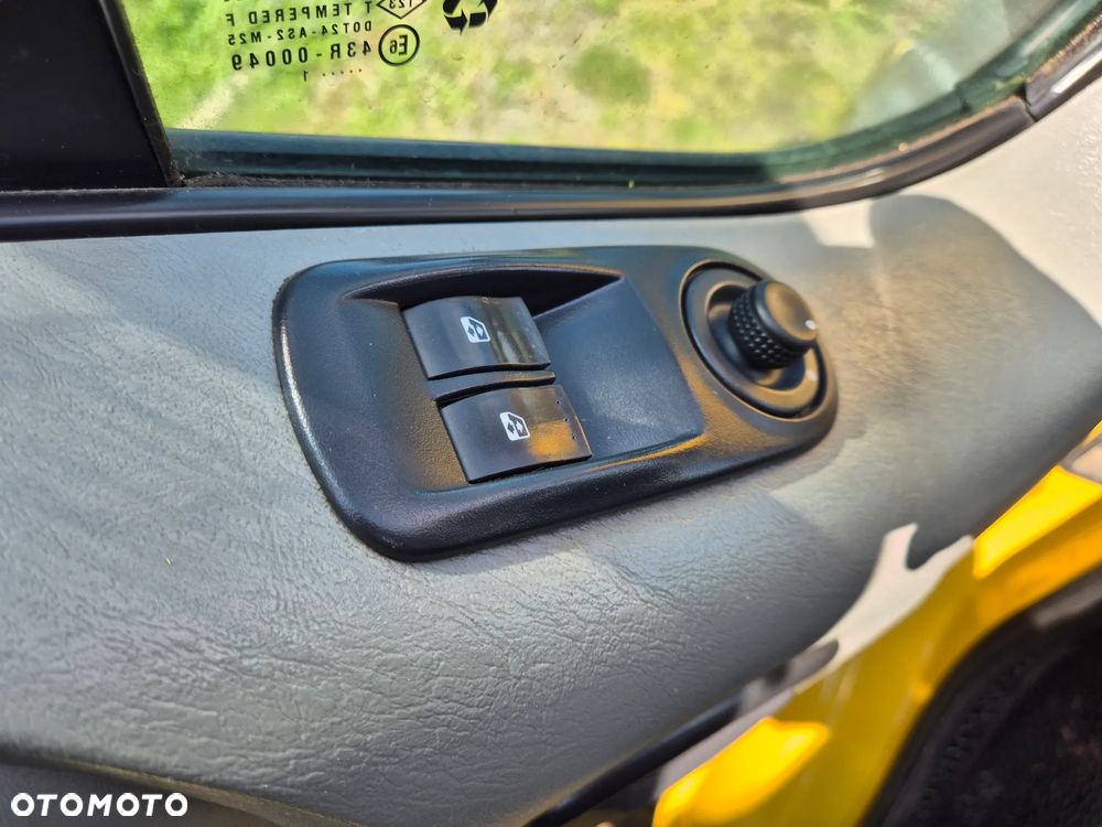 Renault Trafic - 16
