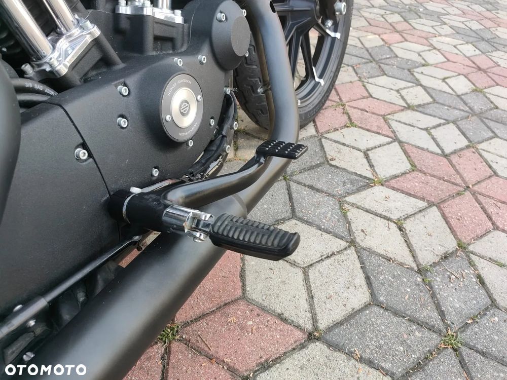 Harley-Davidson Sportster Iron 883 - 24