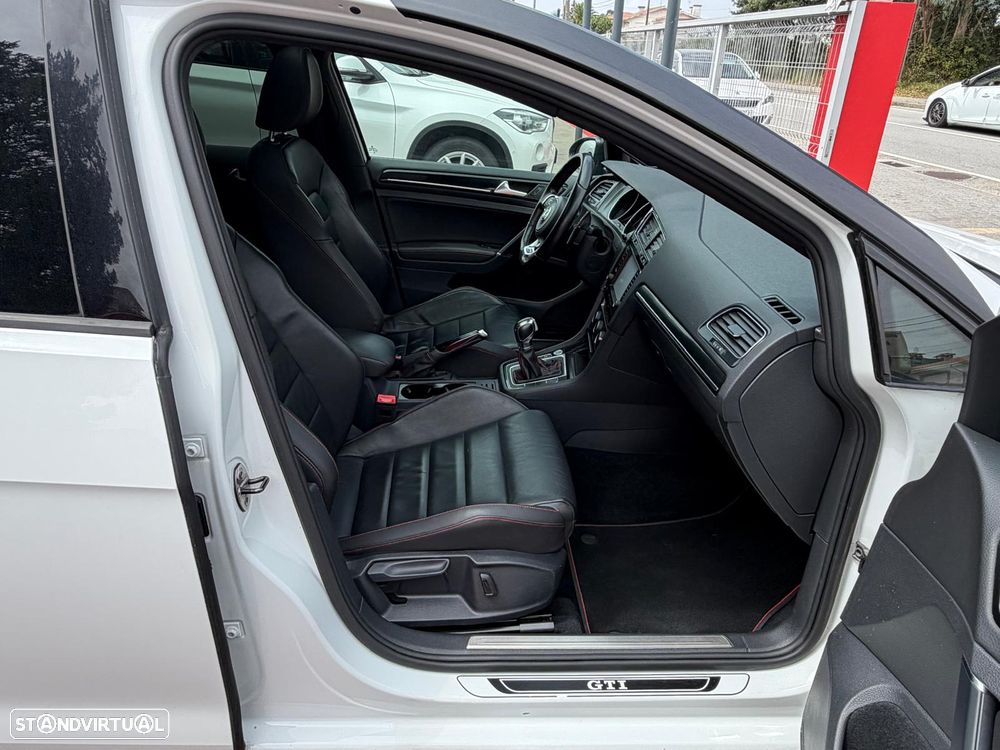 VW Golf 2.0 TSi GTi DSG Performance - 28