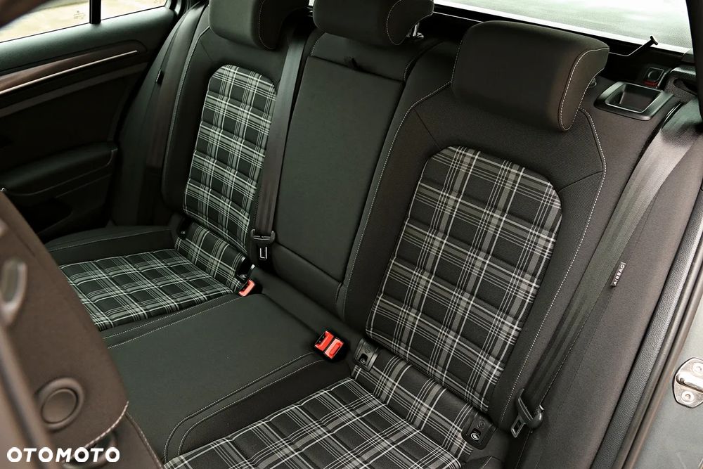 Volkswagen Golf GTD 2.0 TDI SCR DSG - 29