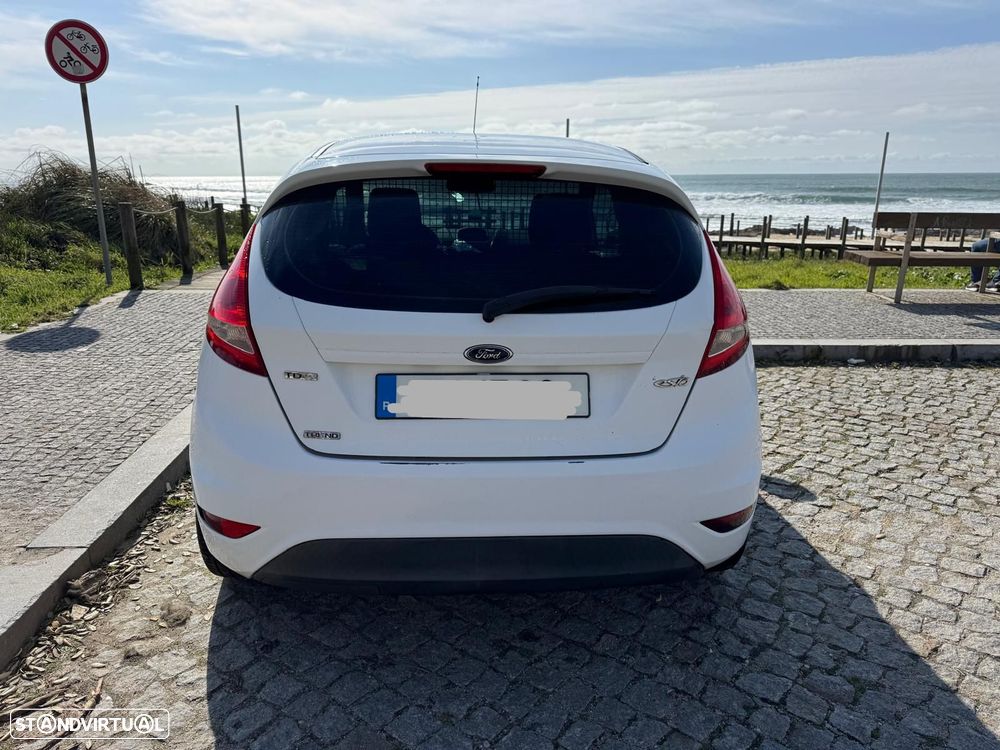 Ford Fiesta - 11