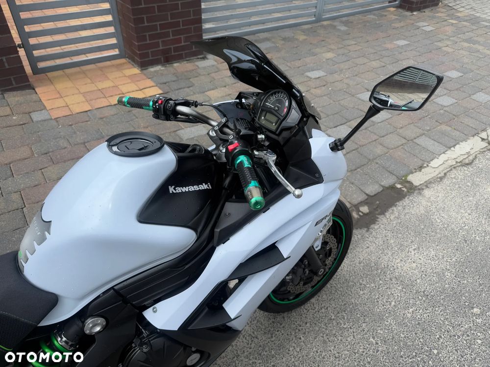 Kawasaki ER - 16