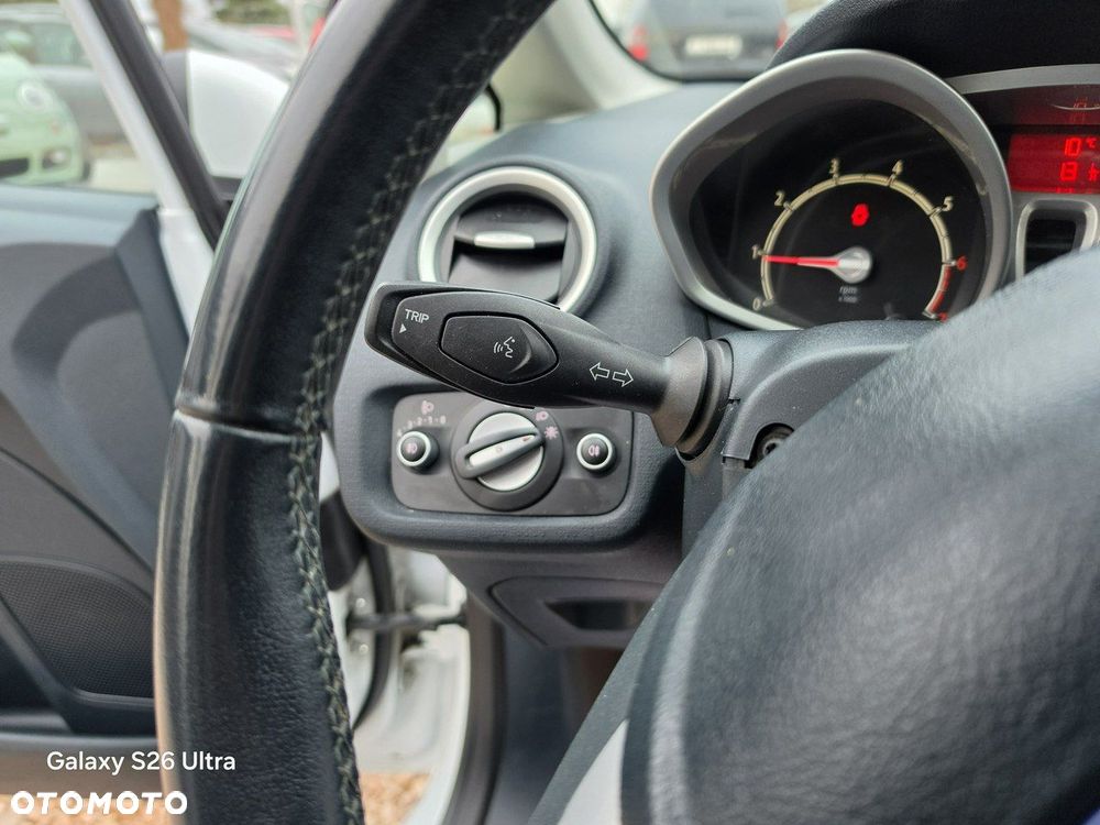 Ford Fiesta 1.25 Titanium - 37