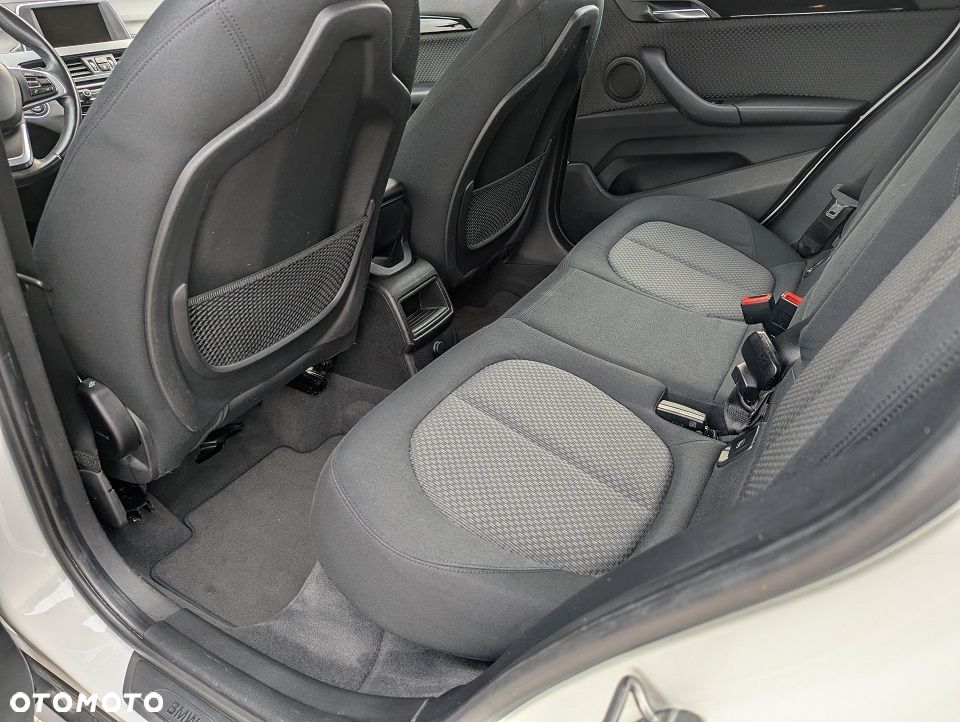 BMW X1 sDrive18d - 27