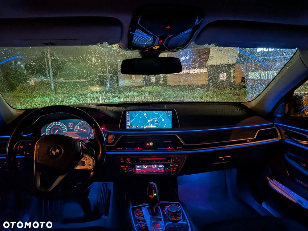 BMW Seria 7 - 8