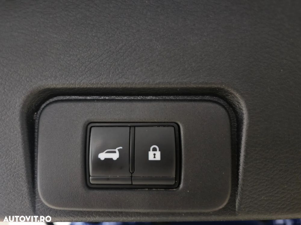 Nissan X-Trail e4ORCE 7 locuri Tekna - 12