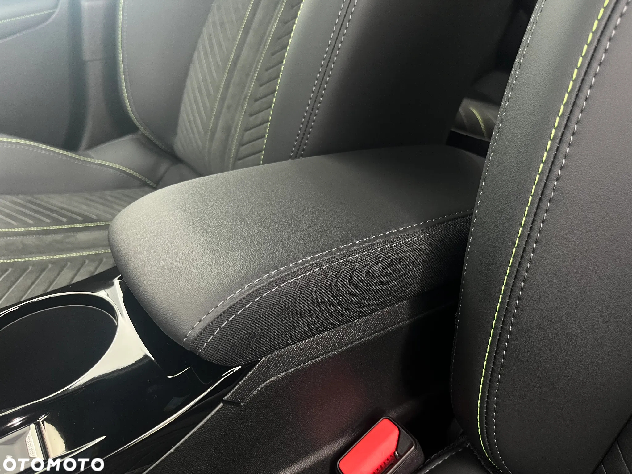 Peugeot 2008 PureTech mHEV GT e-DCS6 - 25
