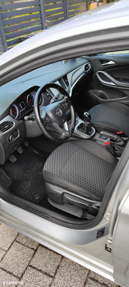 Opel Astra IV 1.6 CDTI Cosmo - 17