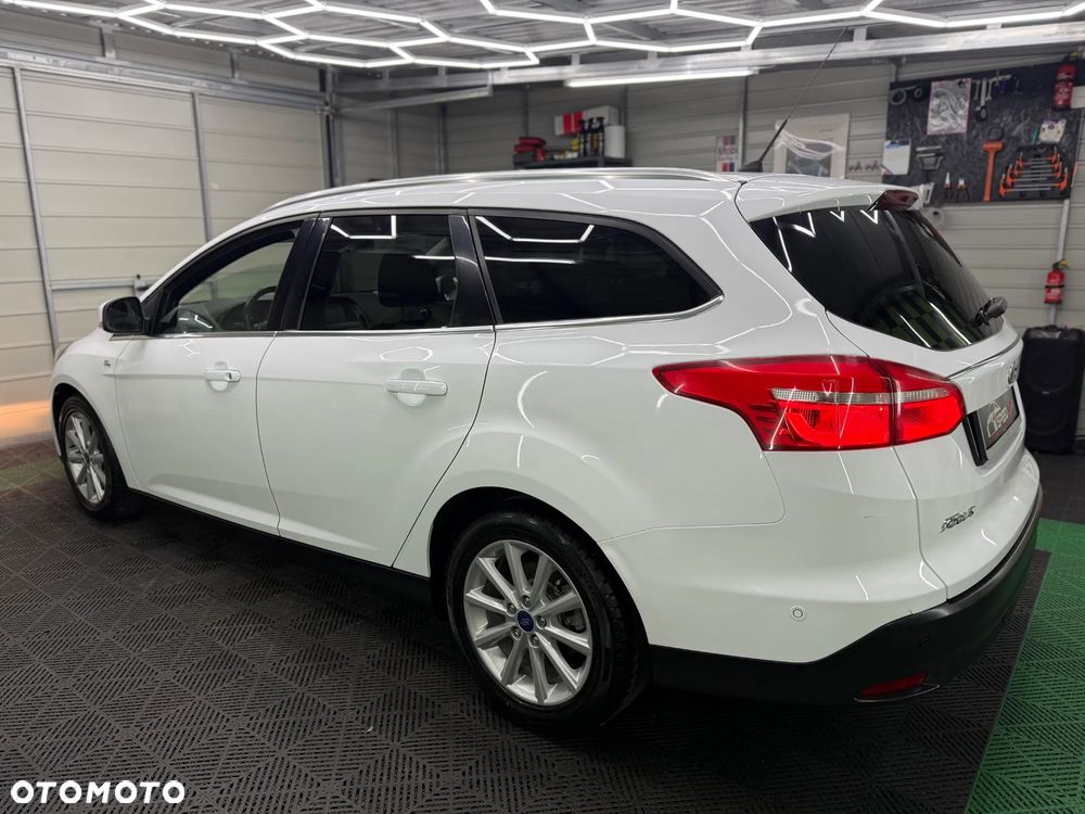 Ford Focus - 23