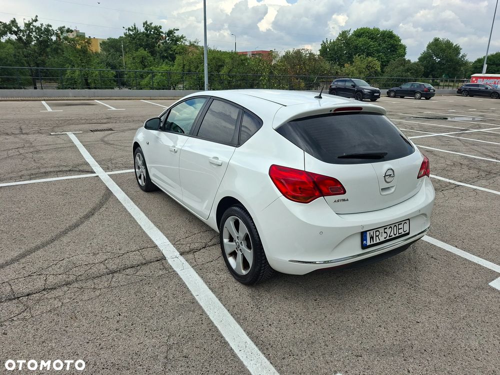 Opel Astra 1.4 T Cosmo - 4