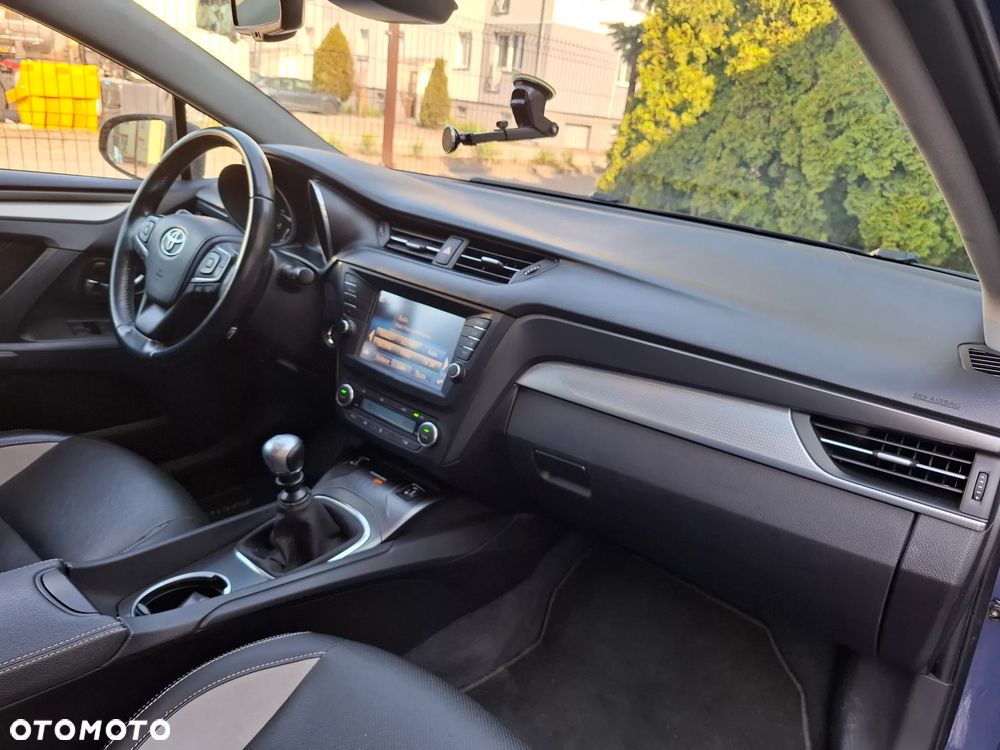 Toyota Avensis 2.0 D-4D Prestige - 10