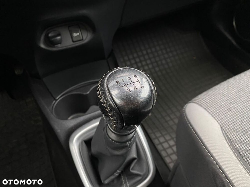 Toyota Yaris 1.5 Premium - 29