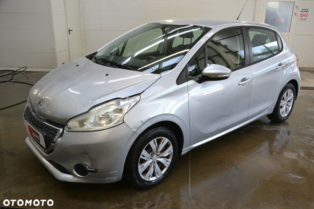 Peugeot 208 - 3