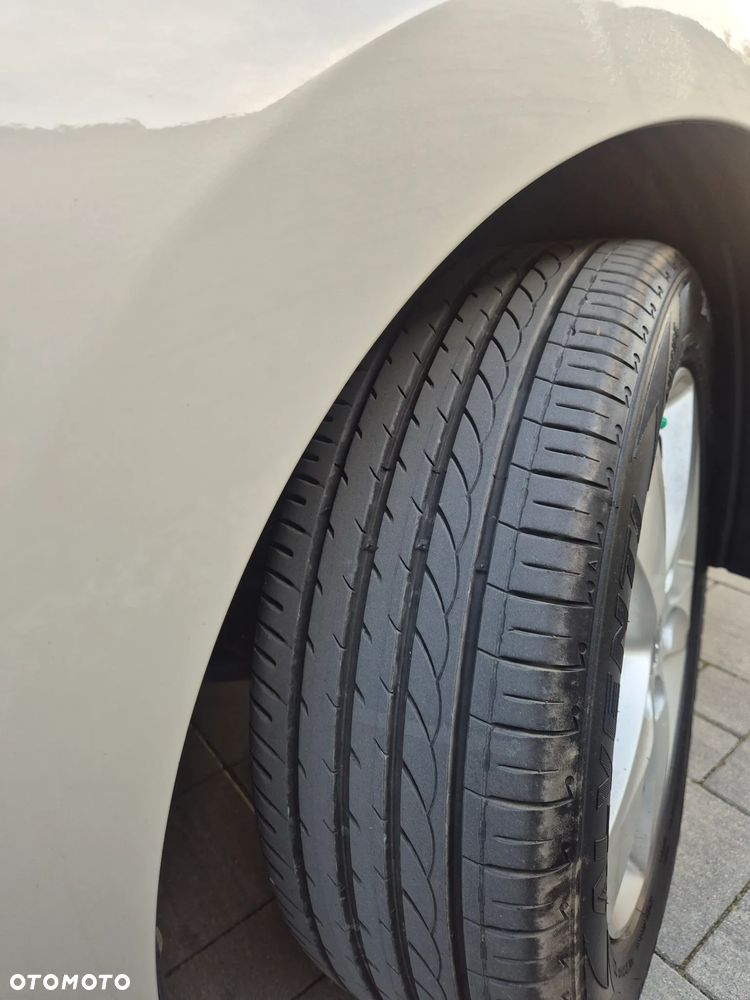 Hyundai Elantra 1.6 Comfort - 18
